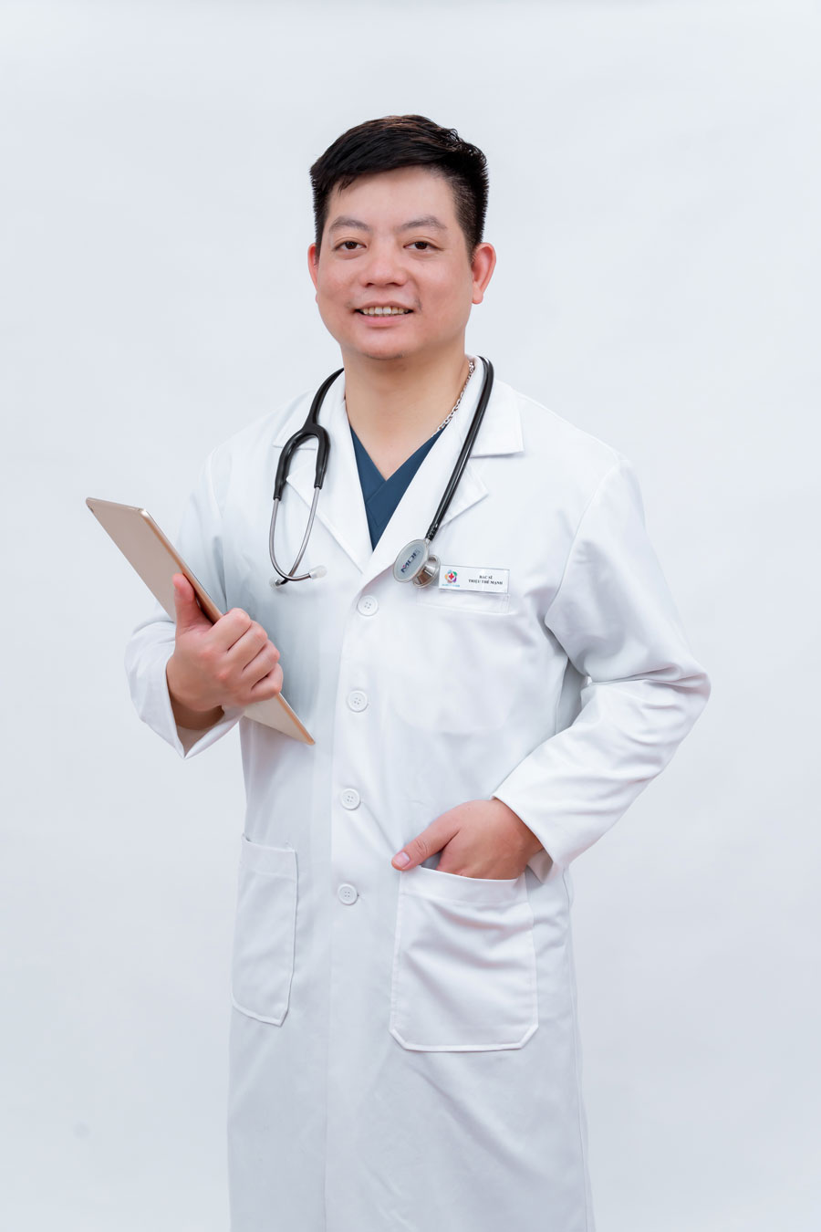 Bác sĩ Triệu Thế Mạnh